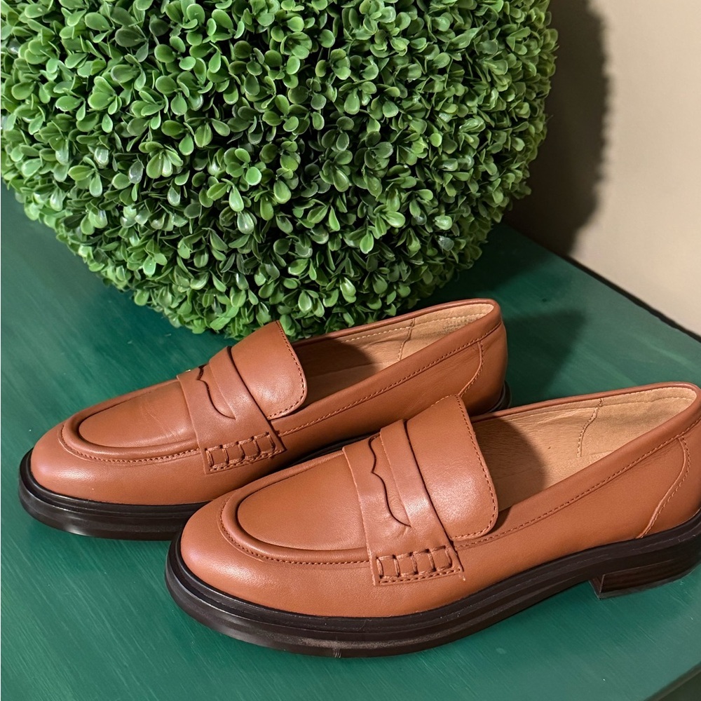 Madewell Women's Caramel Loafers - Picture 2 of 10